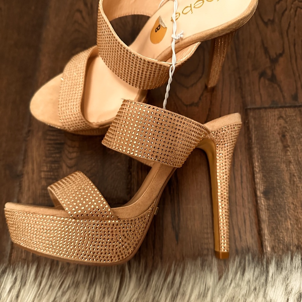 Bebe Platform Heels Size 7 Champagne with Crystals